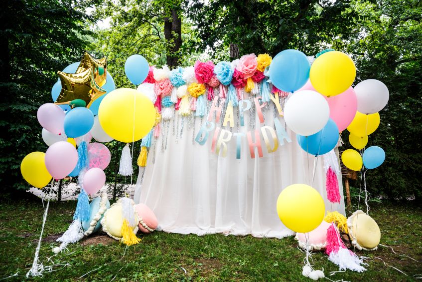 How to Decorate Outdoor Birthday Party?